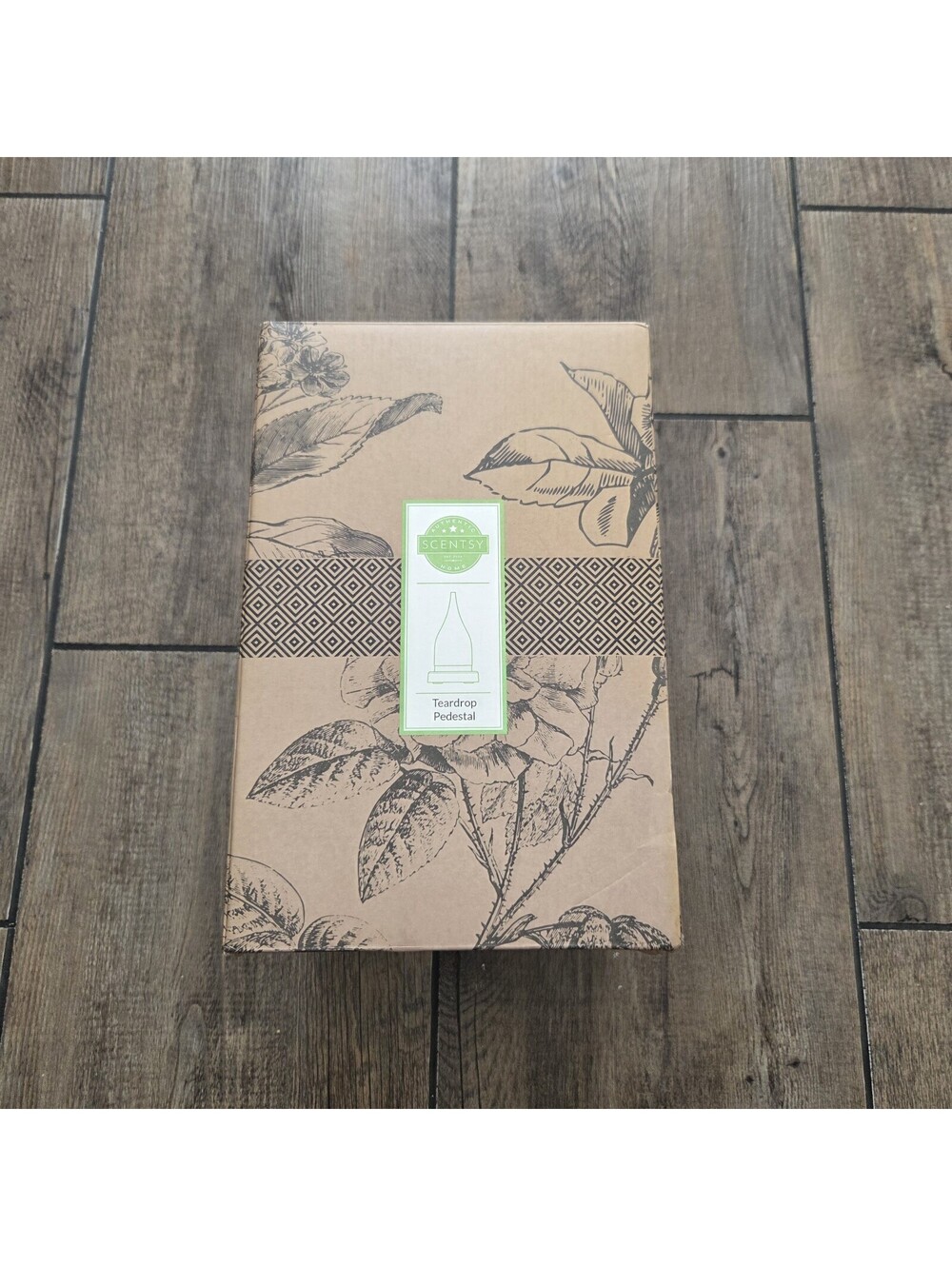 Scentsy White Clear Teardrop Pedestal Diffuser w/ Box